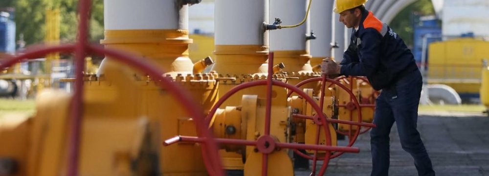 Russia Gas Output Declining