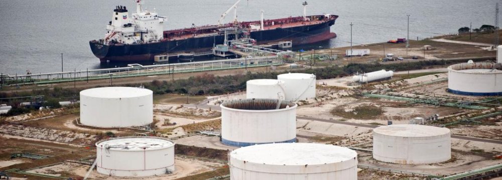 Traders to Store Oil in Tankers in 2015