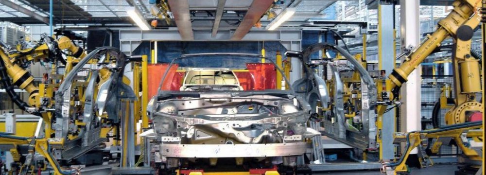 Iran Makes 500,000 Cars in 6 Months