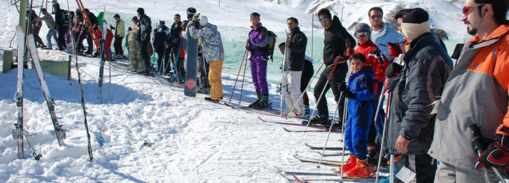 Skiers Invited to Khoshako Slopes