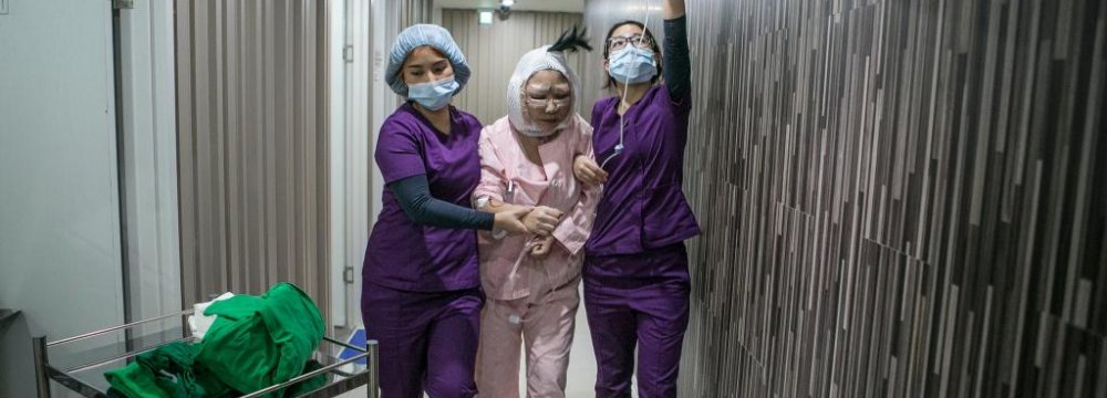 Plastic Surgery Drags Chinese to South Korea