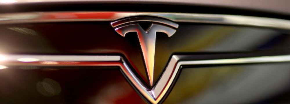 Mercedes Unplugs Tesla Investment