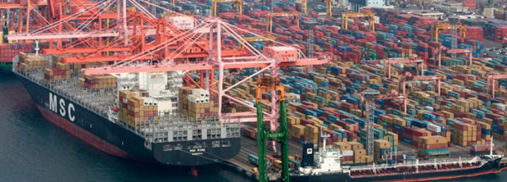 S. Korea Gains Record Surplus, Exports Jump