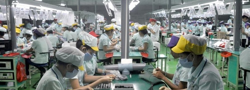 Vietnam’s 2014 Trade Surplus at Record $1.98b