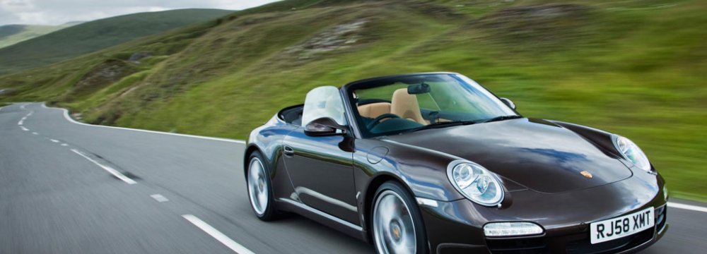 Porsche to Offer Hybrids Across Model Range