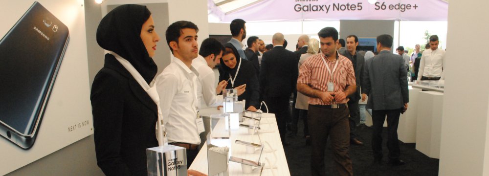 Samsung Launches  2 Flagships