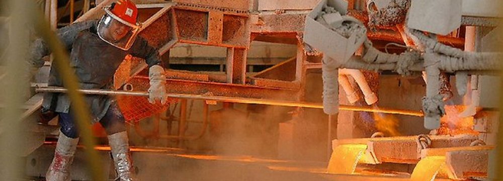 Doubts Over Copper Surplus as Mines Cut Output
