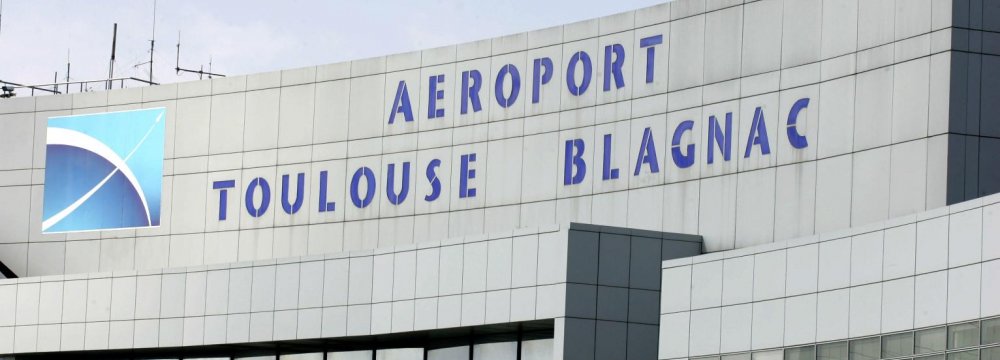 France to Sell 50% Airport Share to China
