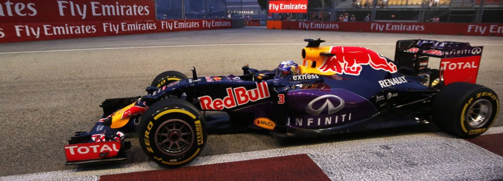 Ferrari, Red Bull Top Contenders in Singapore 