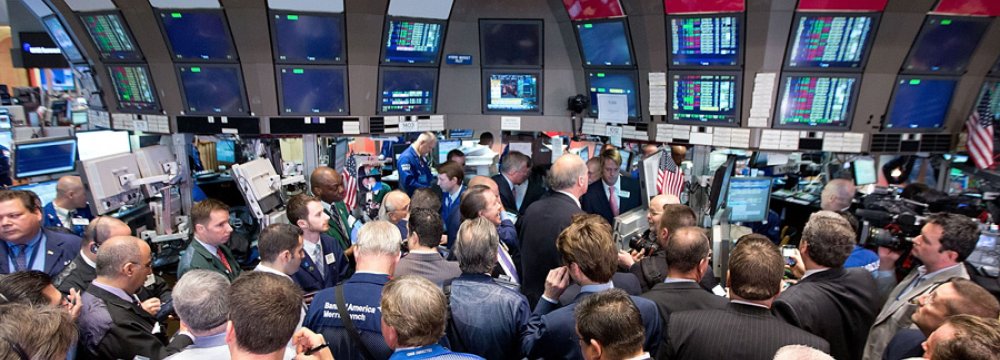 Wall Street Losses Modest But Broad