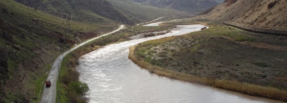 Armenian Sewage Polluting  Aras River