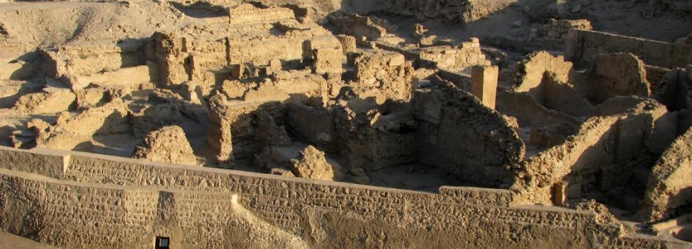 Ancient Artifacts Discovered in Bahrain Fort