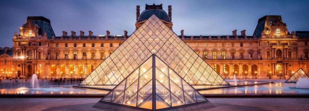 France Expecting Record Number of Tourists