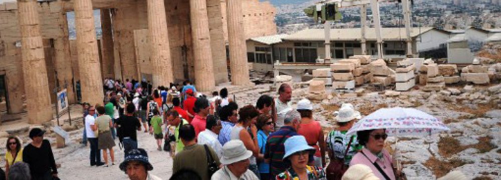 Instability Costs Greece €1b in Tourism Revenue