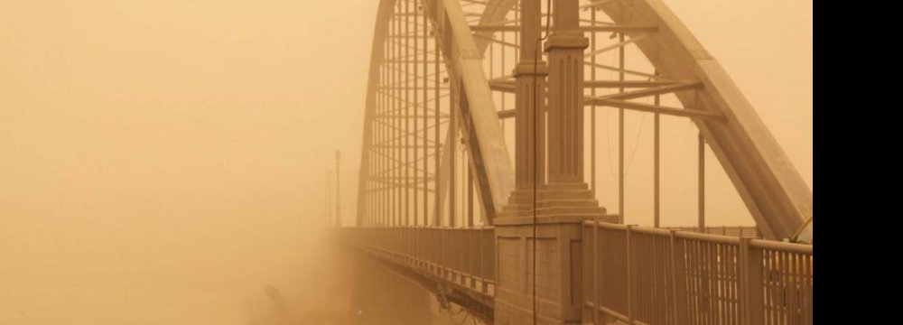 15 Provinces Engulfed in Dust, Pollution