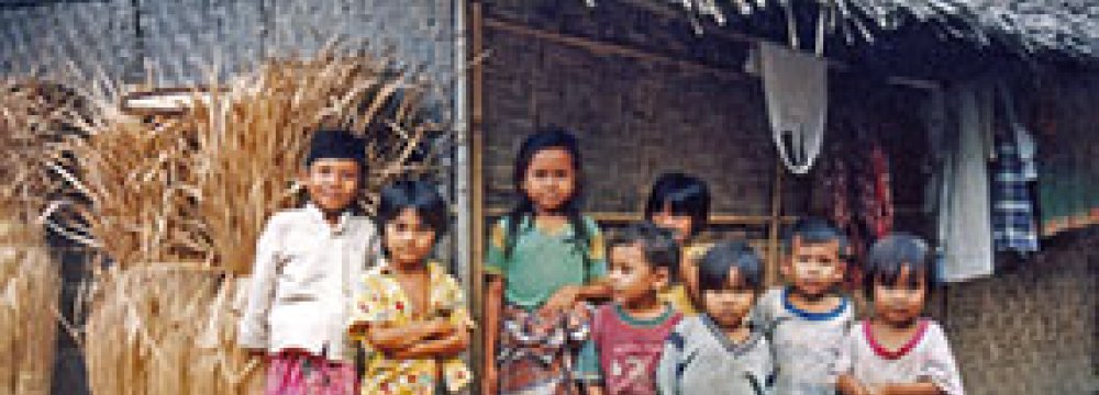 Indonesia Poverty Rises 