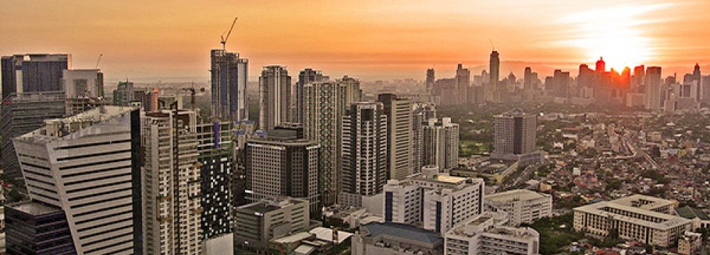Philippines Growth  Picks Up
