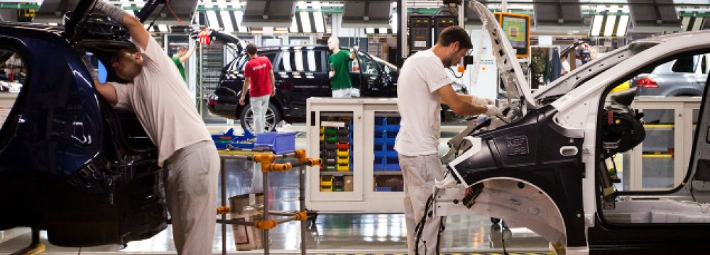 Auto Sector Boosts Slovak Growth	