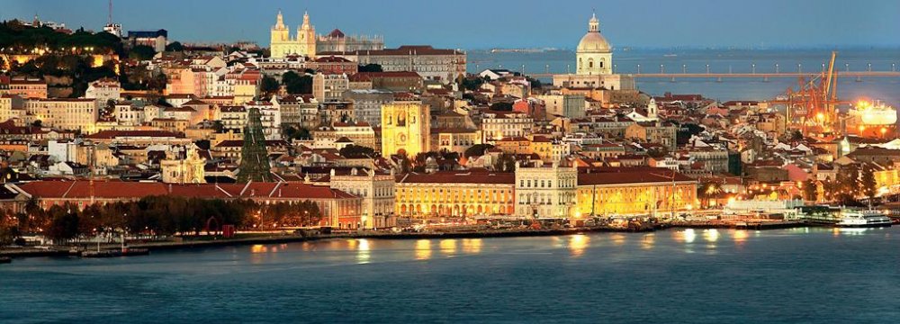 Portugal May Miss Budget Deficit Target