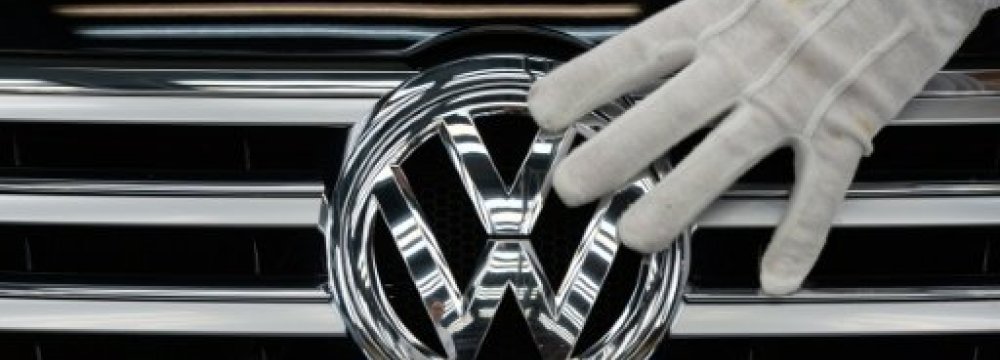 VW Shares Fall 5%