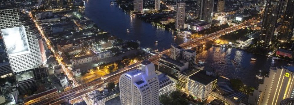 Wealthy Thais Keep Property Developers Busy