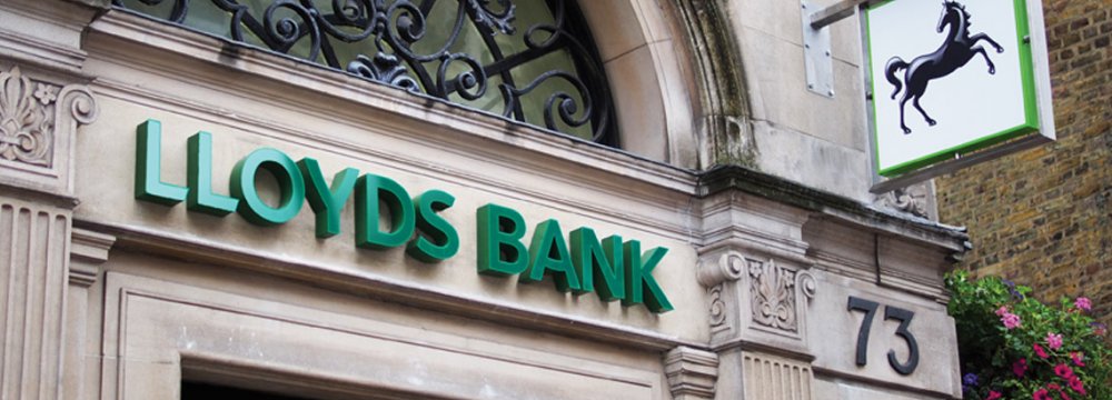 Lloyds $6b Surge Lifts Hope of Higher Dividend