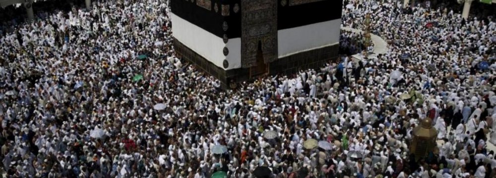 1.5m Hajj Pilgrims Converge on Mecca