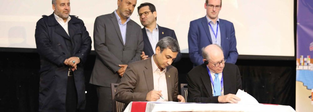 Iran Ports Authority Signs MoU With Int&#039;l Hydrographic Organization