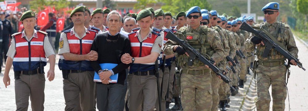Trial of Alleged Turkey Coup Plotters Opens