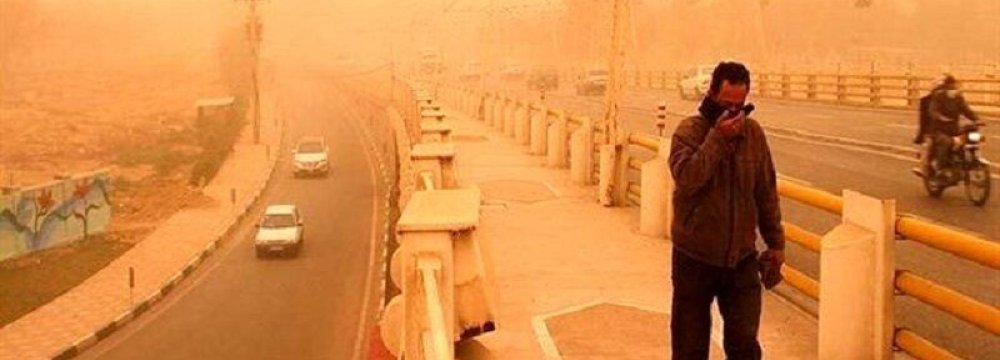 Thick Sandstorm Hits Western, Southern Provinces 