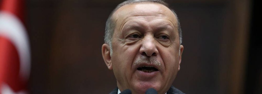 Erdogan Offers to Mediate Between US, Iran