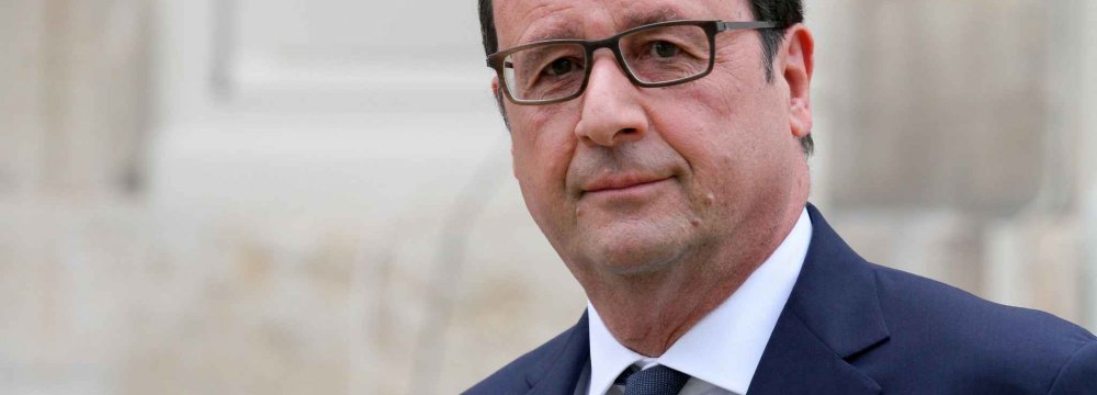 Hollande Urges Trump to Respect Iran Nuclear Deal
