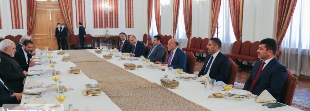 Top Iran, Iraq Diplomats Discuss Relations, Region