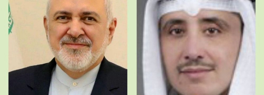 Iran, Kuwait FMs Confer on Phone 