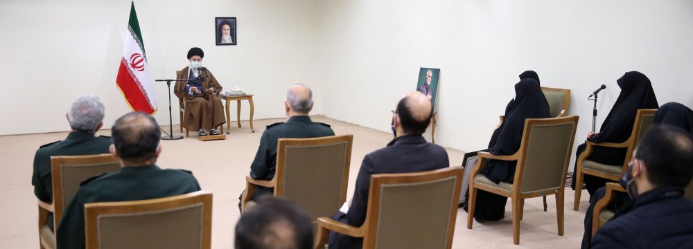Leader Honors General Soleimani