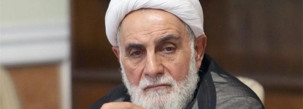 Prominent Cleric Endorses Rouhani
