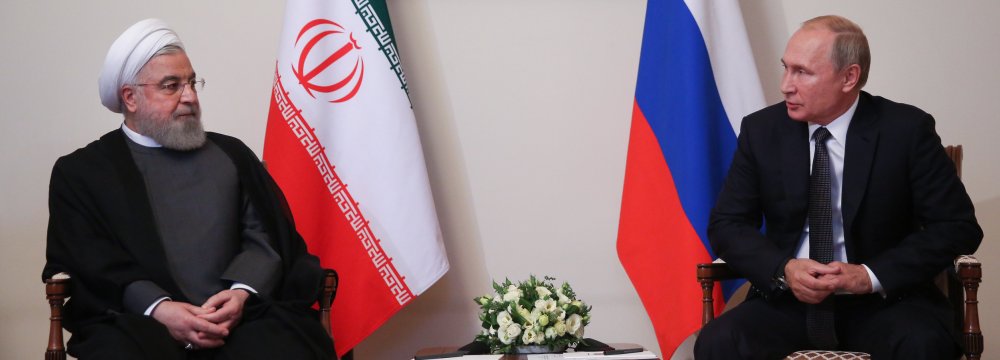 Rouhani, Putin Meet in Armenia 