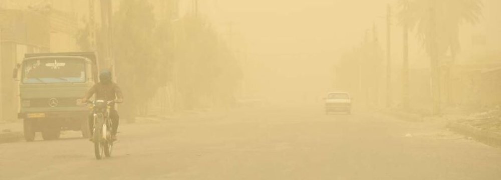 Sandstorms Threaten Health of 38 Million Iranians 