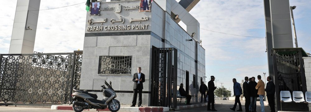 Hamas Hands Over Border Crossings to Palestinian Authority