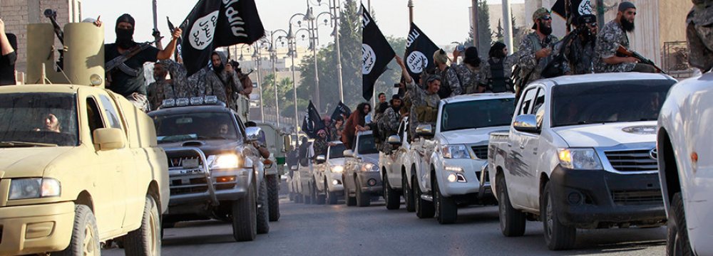 IS Has Over 10,000 Fighters in Afghanistan, More Arriving From Syria, Iraq