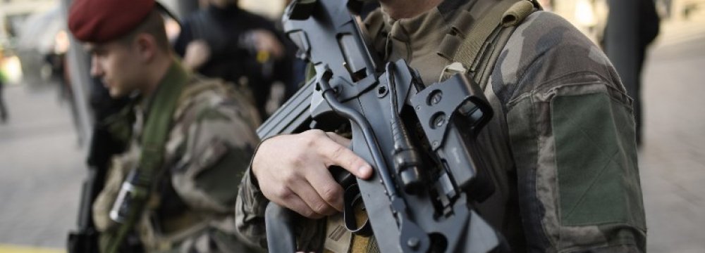 10 Arrested  in French-Swiss Anti-Terror Operation