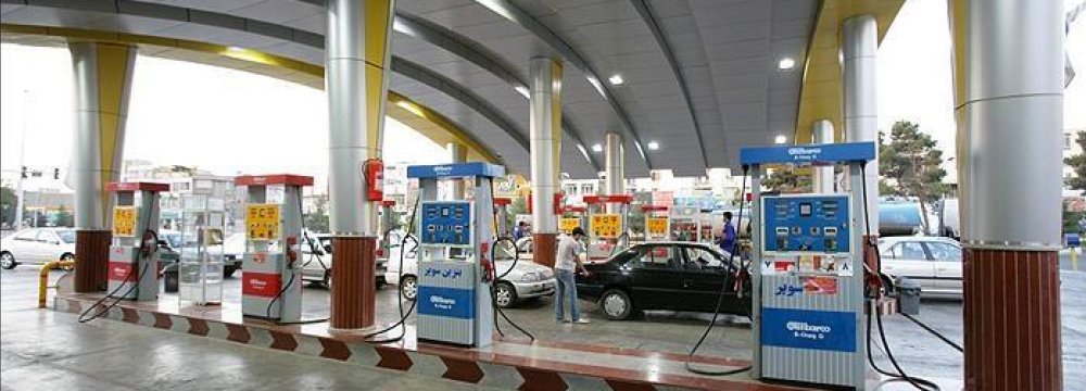 Iran: 16% Decline in Gasoline Consumption 