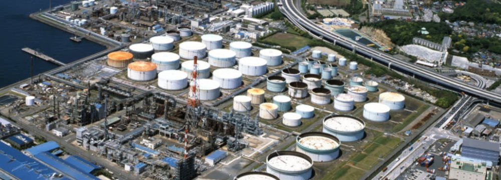 Japan Buying Less Iranian Oil 