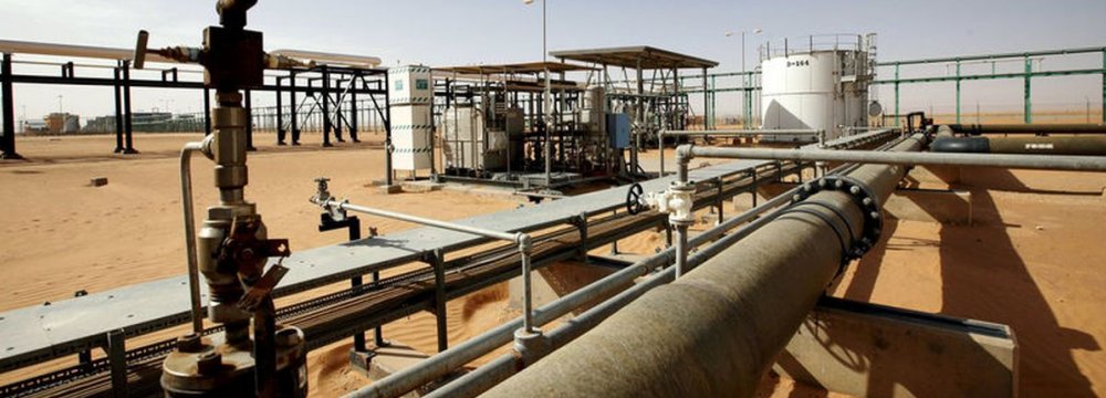 Libya Oilfield Fire Adds to Oil Outages