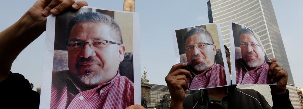 Mexican Reporters Protest Murder of Colleague
