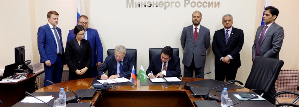 Russia, Pakistan Sign Iran Gas Pipeline MoU 