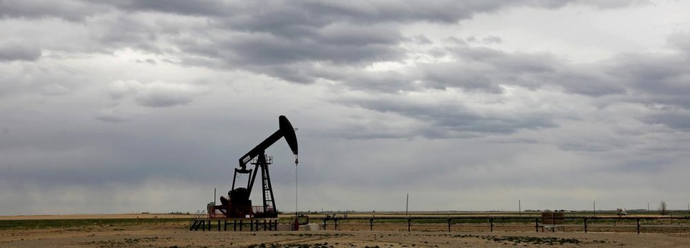 Oil Drops Over 5% on China-US Tensions