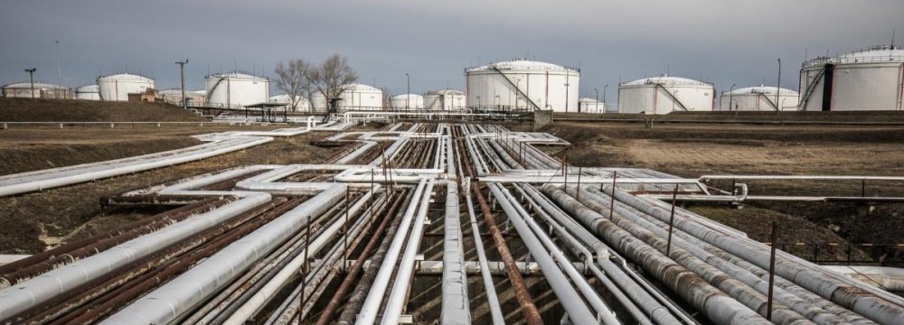 OPEC: Supply Surplus Main Reason for Oil Output Cut