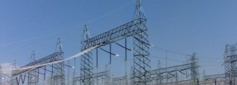 Iran, Russia, Azerbaijan Discuss Ways of Harnessing Power Infrastructure 