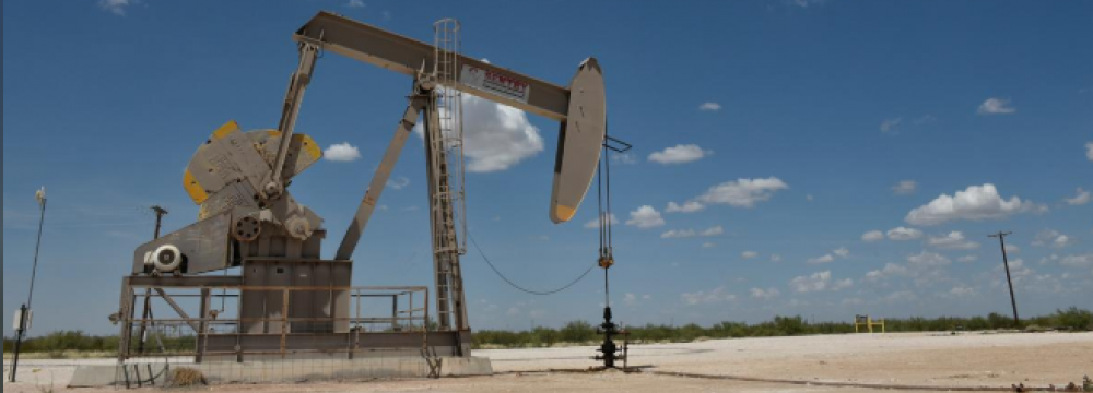 Oil Prices Fall as Global Demand Concerns Grow